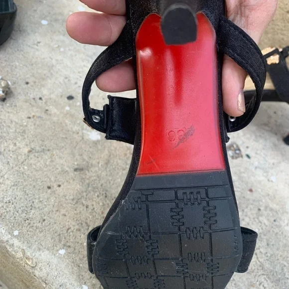 Medusa head heeled sandals - Picture 4 of 4